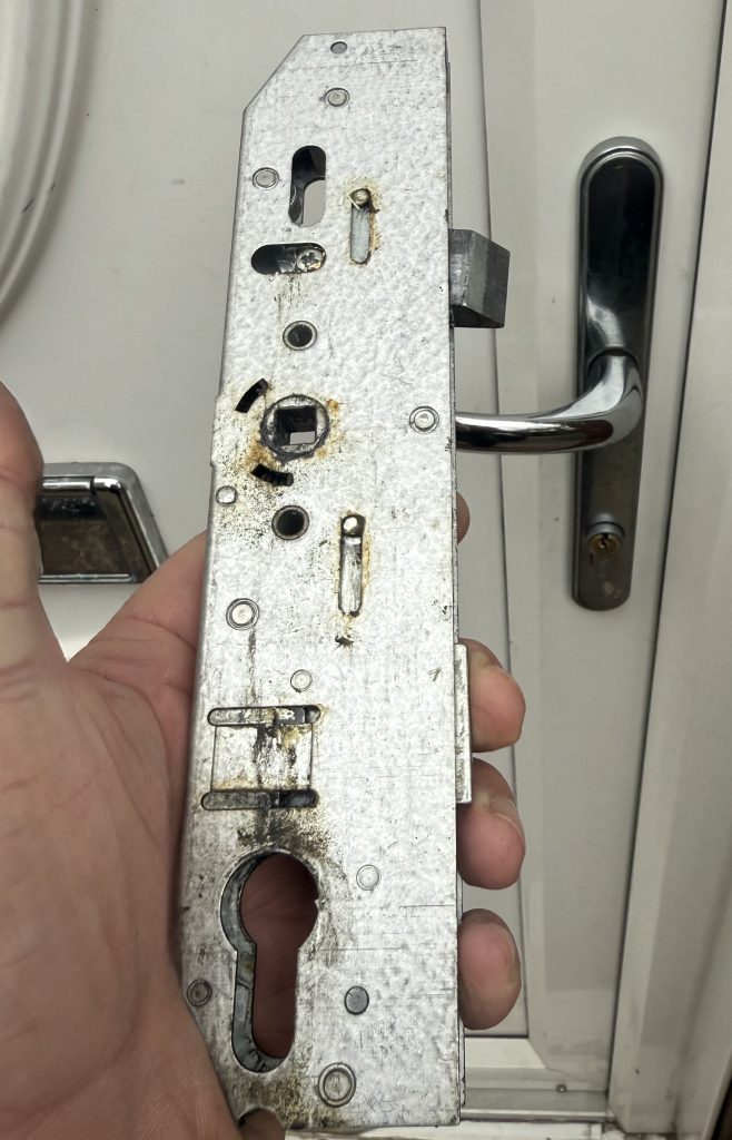 Mila Master multipoint gearbox replacement on uPVC door in Monkseaton, Whitley Bay carried out by Locksmith Kev