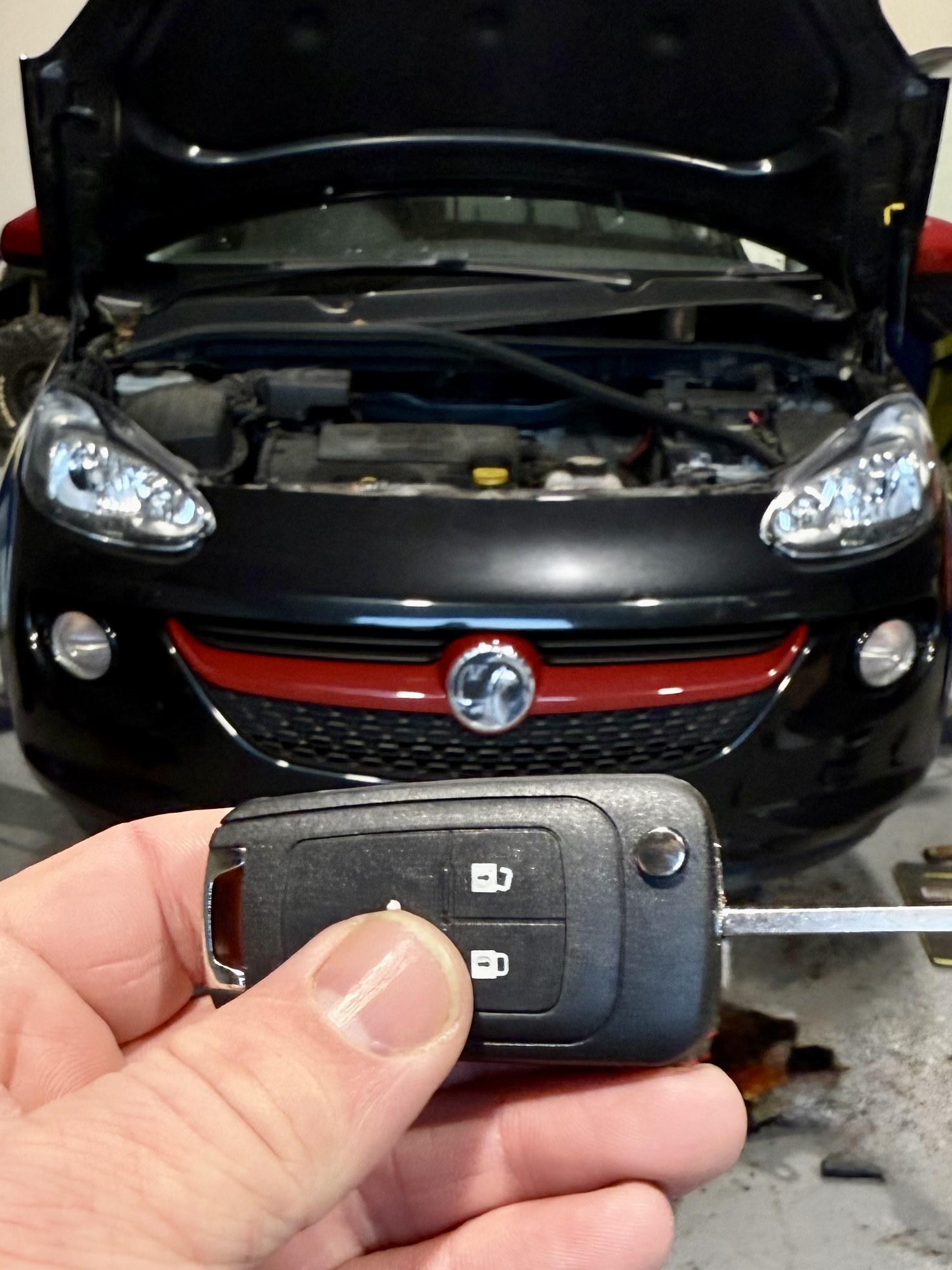 Vauxhall Adam replacement key after diagnosing an incorrect mechanical blade immobiliser problem and mismatched door lock